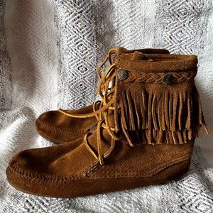 Minnetonka suede fringe boot. Size 8